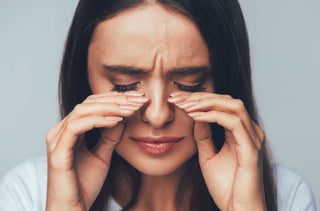 Comment faire face aux allergies en portant des lentilles cornéennes