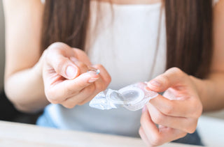 Lentilles cornéennes quotidiennes ou mensuelles