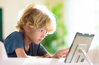 Qu’est-ce que la myopie évolutive chez les enfants, et pourquoi faut-il la contrôler?