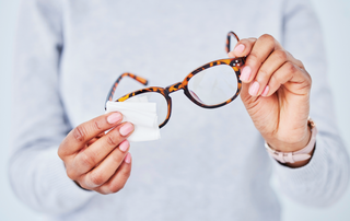 Les erreurs à éviter quand on nettoie ses lunettes