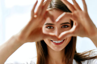 Une femme avec des yeux en santé