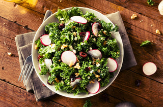 Salade de kale et de noix de grenoble