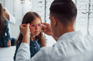 Comment détecter un problème de vision chez un enfant qui ne sait pas lire ?