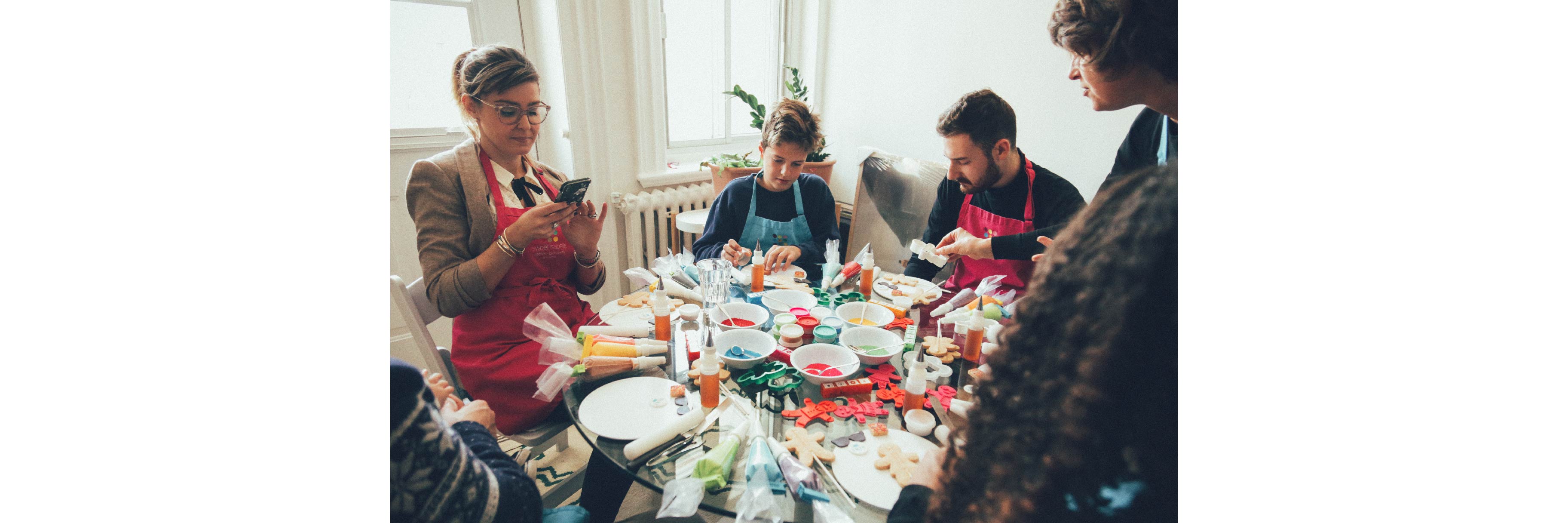 Station de décoration de biscuits durant l'Événement Ambassadeurs IRIS 2018