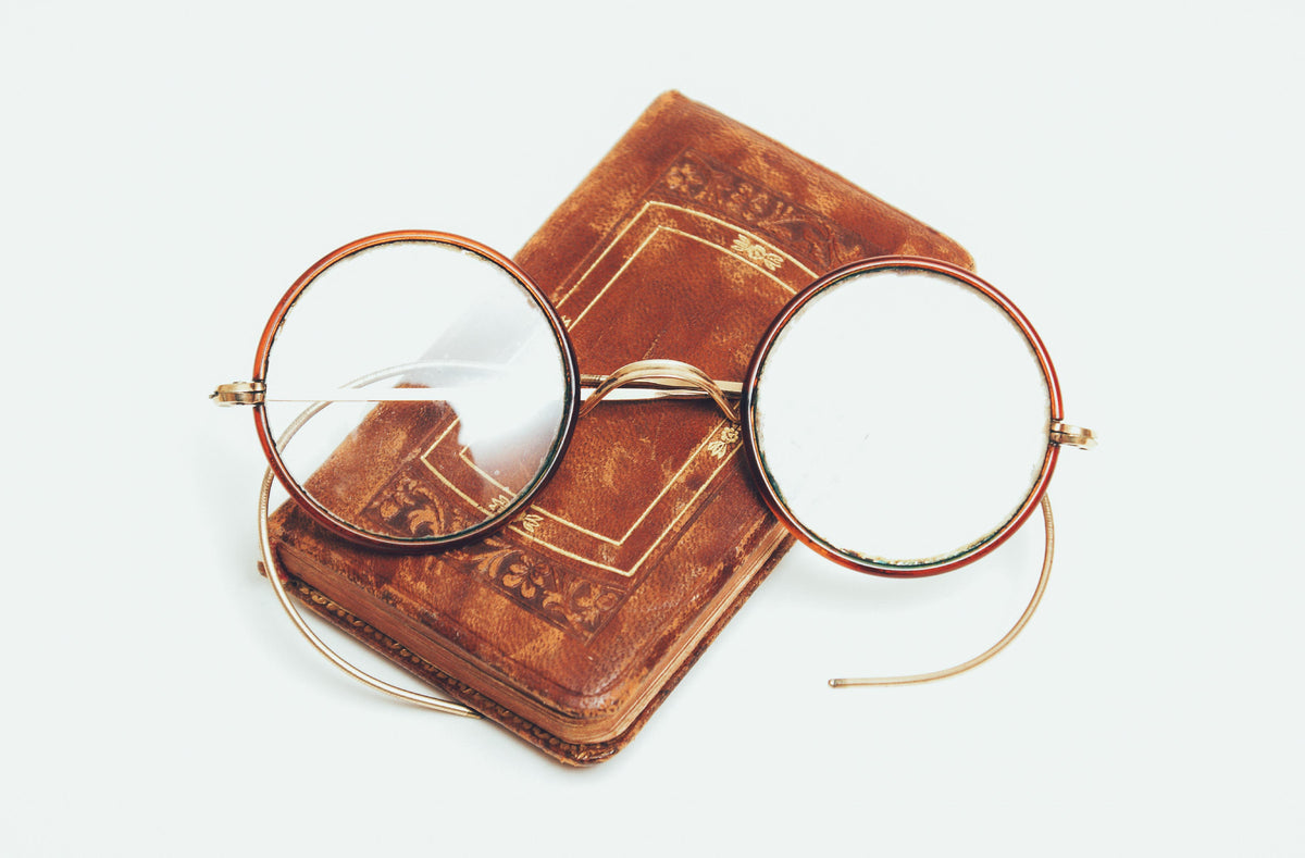 Spectacles History The History of Glasses: Their Invention and Their Evolution – Iris